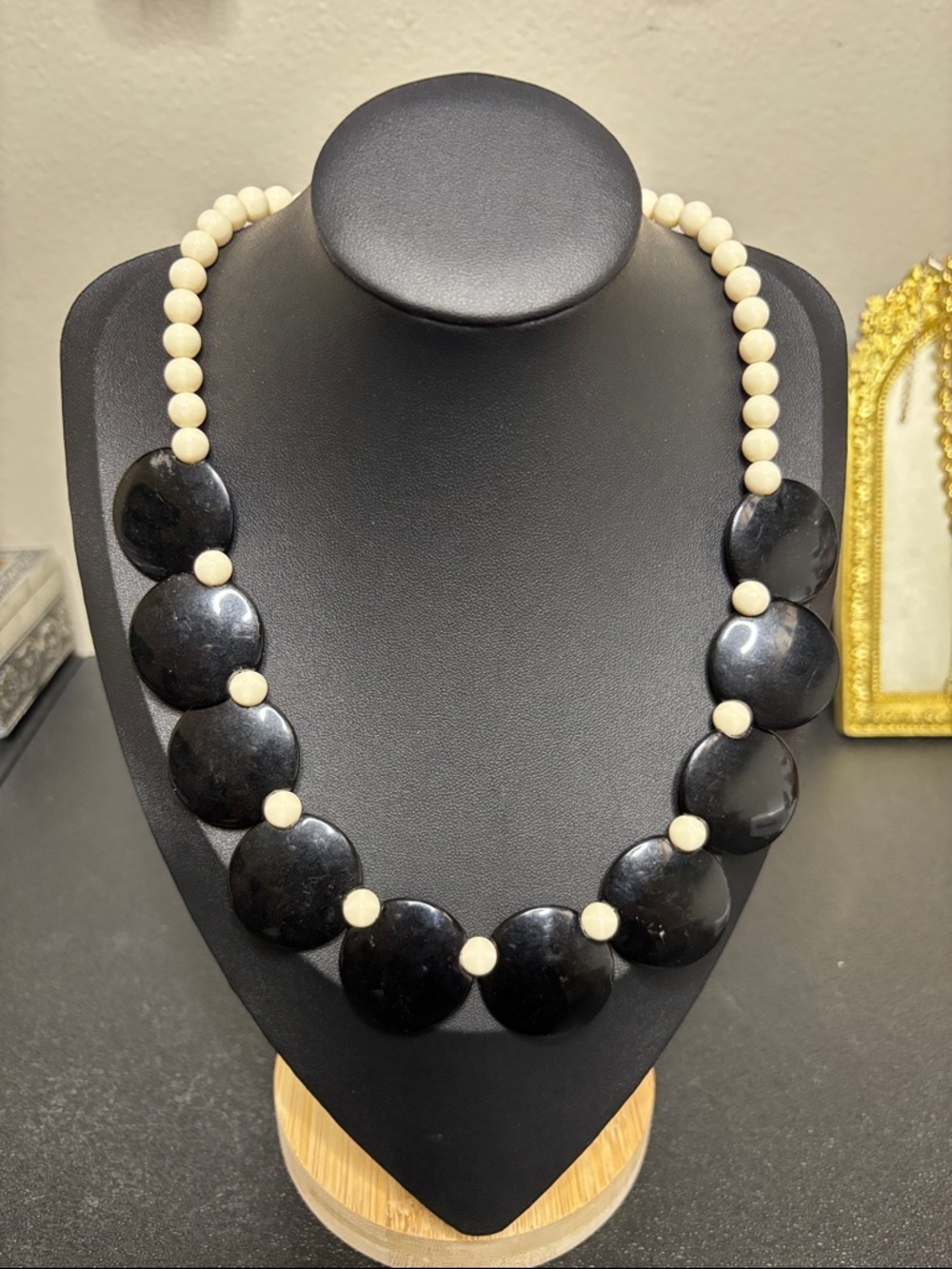 Vintage Art Deco French Dalalith Black Cream Disc Bead Necklace Jewelry